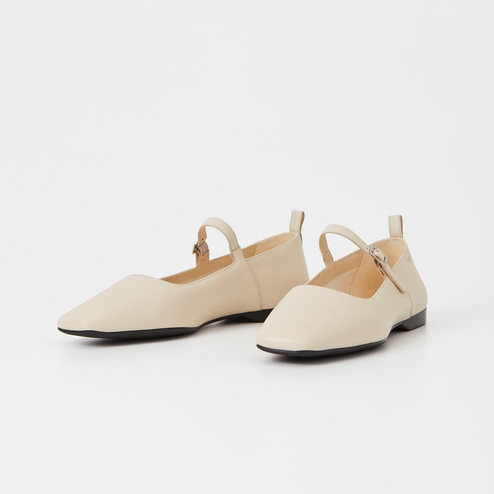 DELIA Off-White Mary Jane Ballet Flats