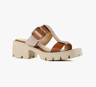 BUCKLE LUG MULE Tan Sandals