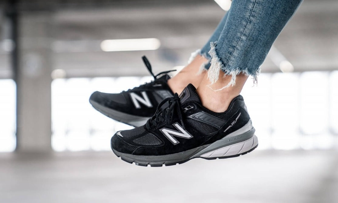 New Balance - Made in the USA 990v5 - In Black with silver