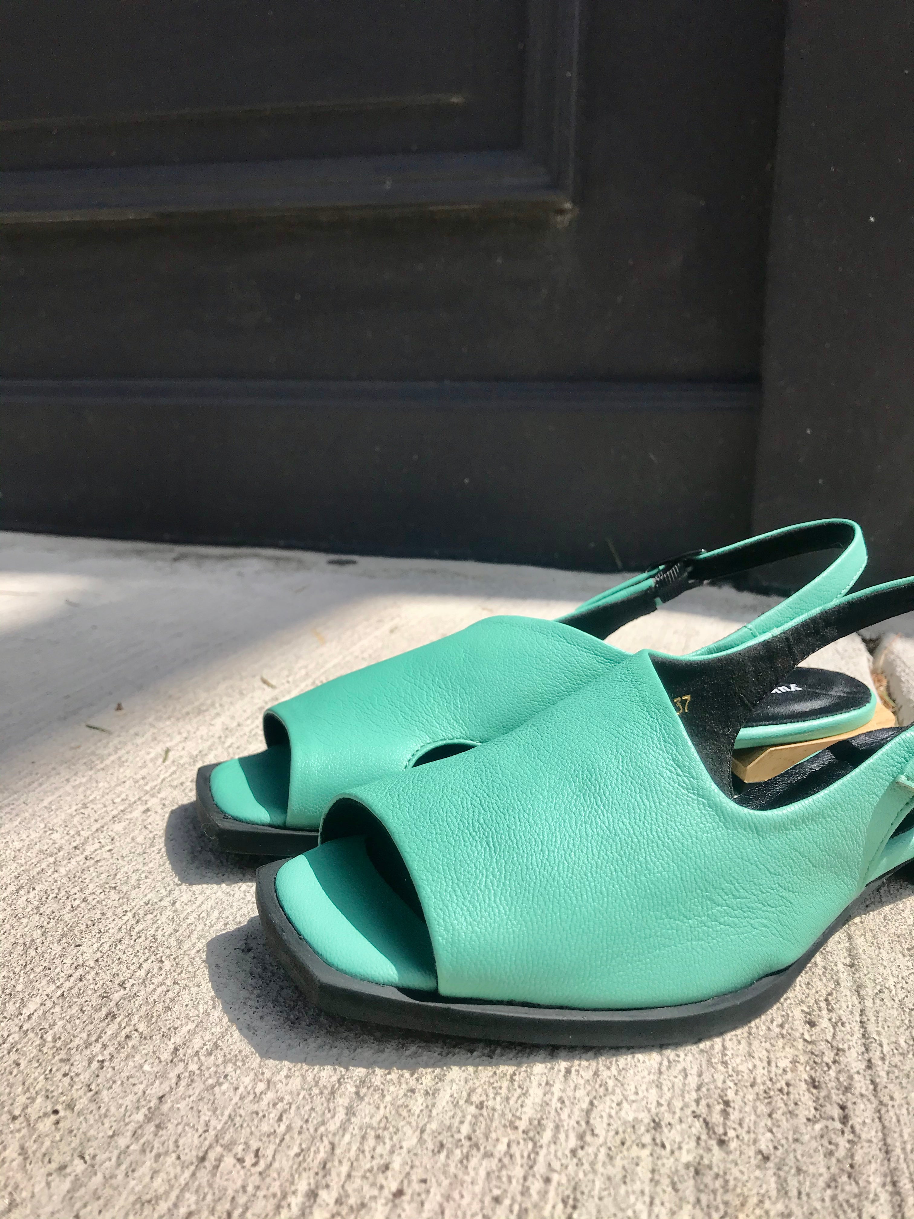 HAKO - Classic Flat Sandal in Teal Leather