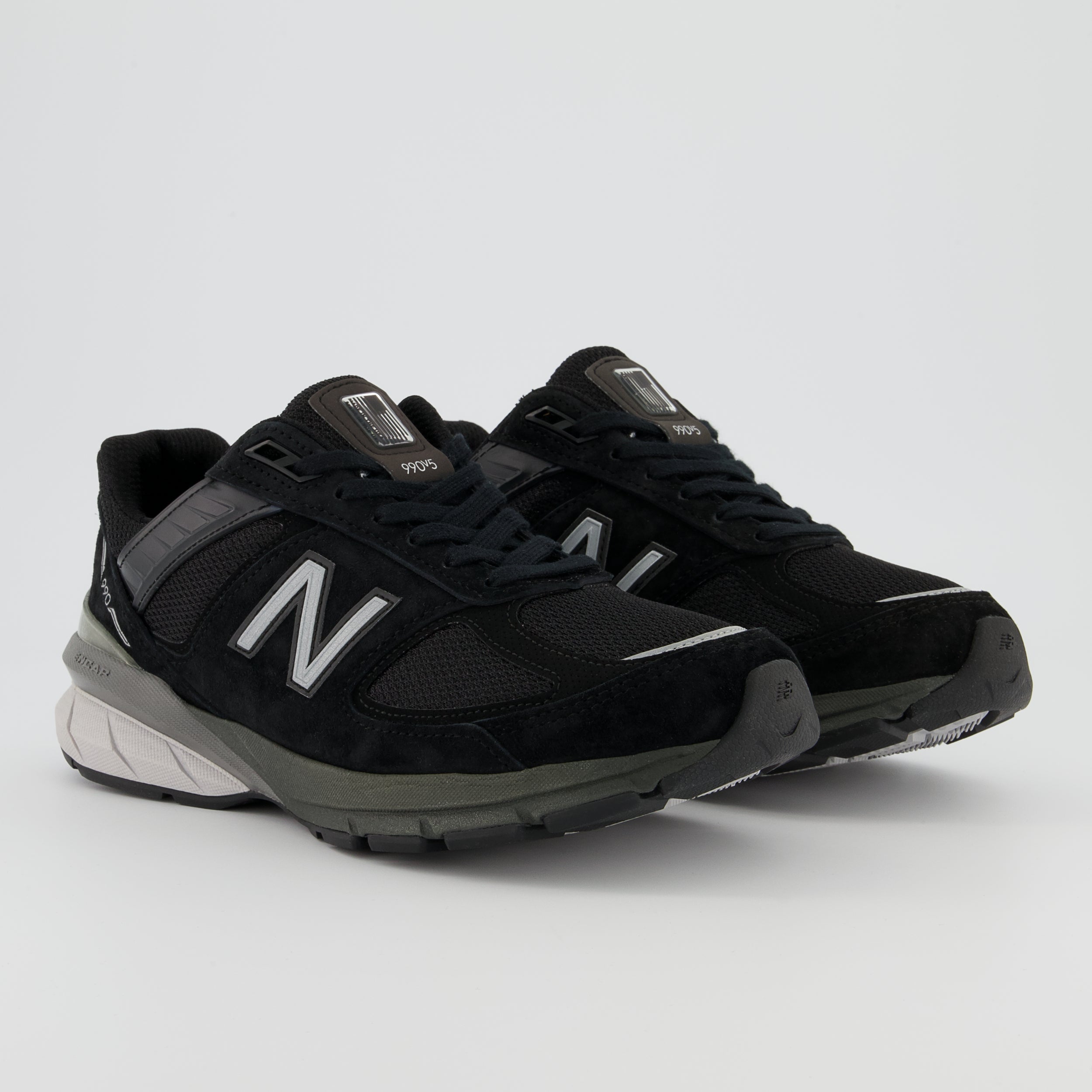 New Balance - Made in the USA 990v5 - In Black with silver