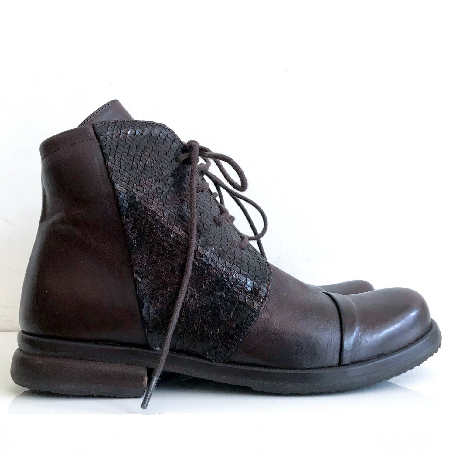 P-1077 P MONJO Brown Leather Cobra Snake Ankle Boot