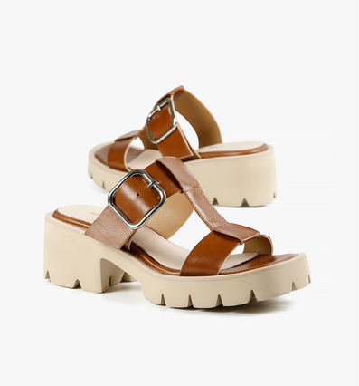 BUCKLE LUG MULE Tan Sandals