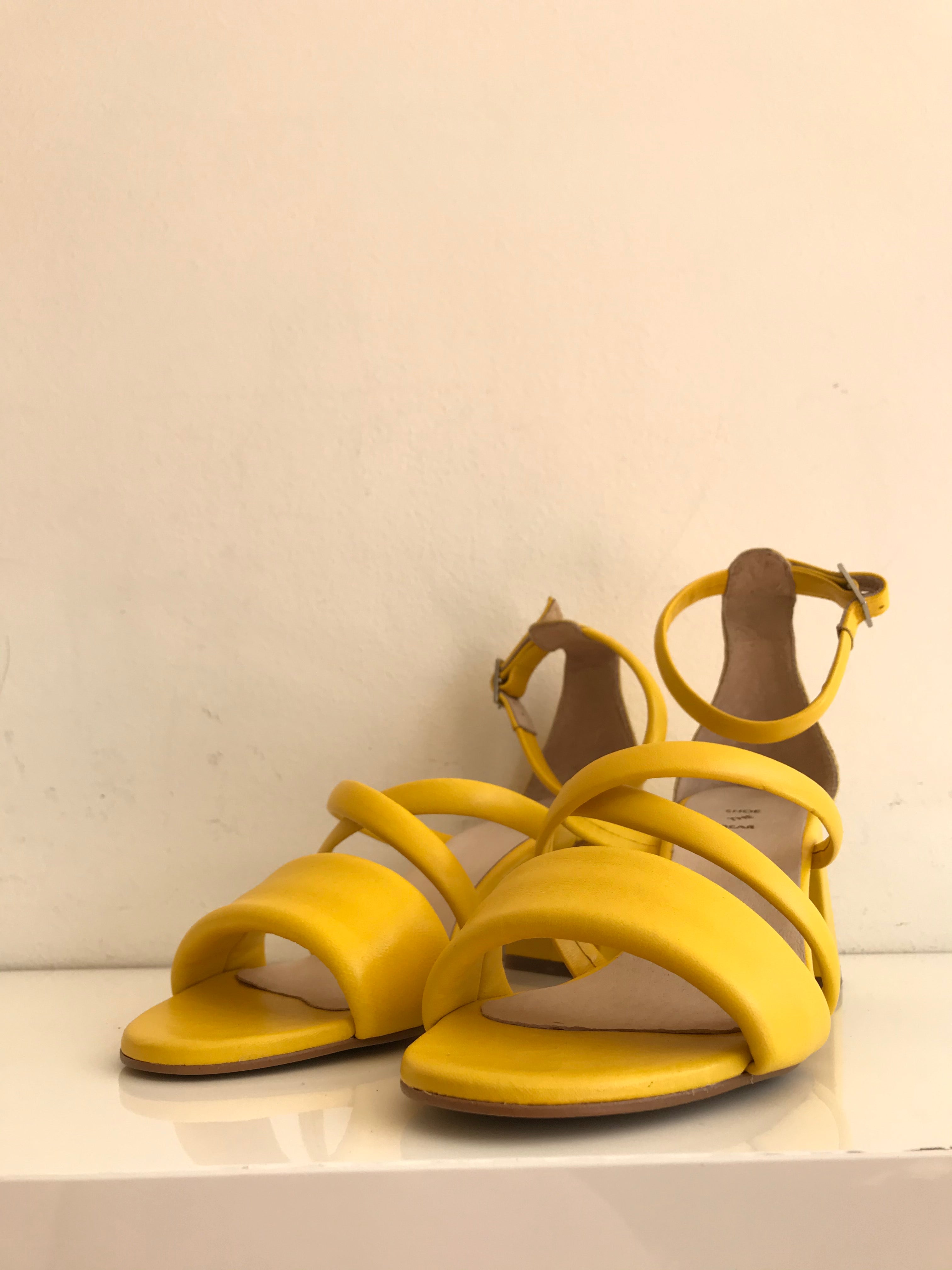 MAY PUFF | Bright Yellow Leather Sandal