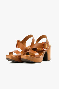 CON CLASE Tan Platform Sandals