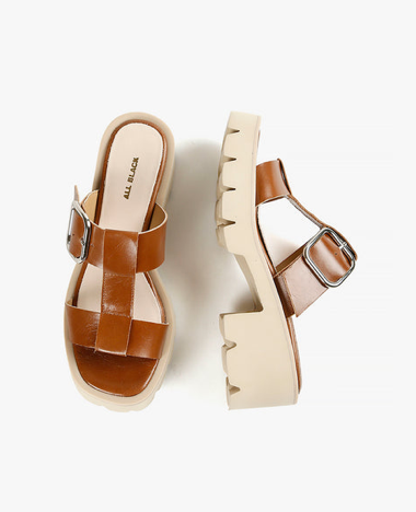 BUCKLE LUG MULE Tan Sandals