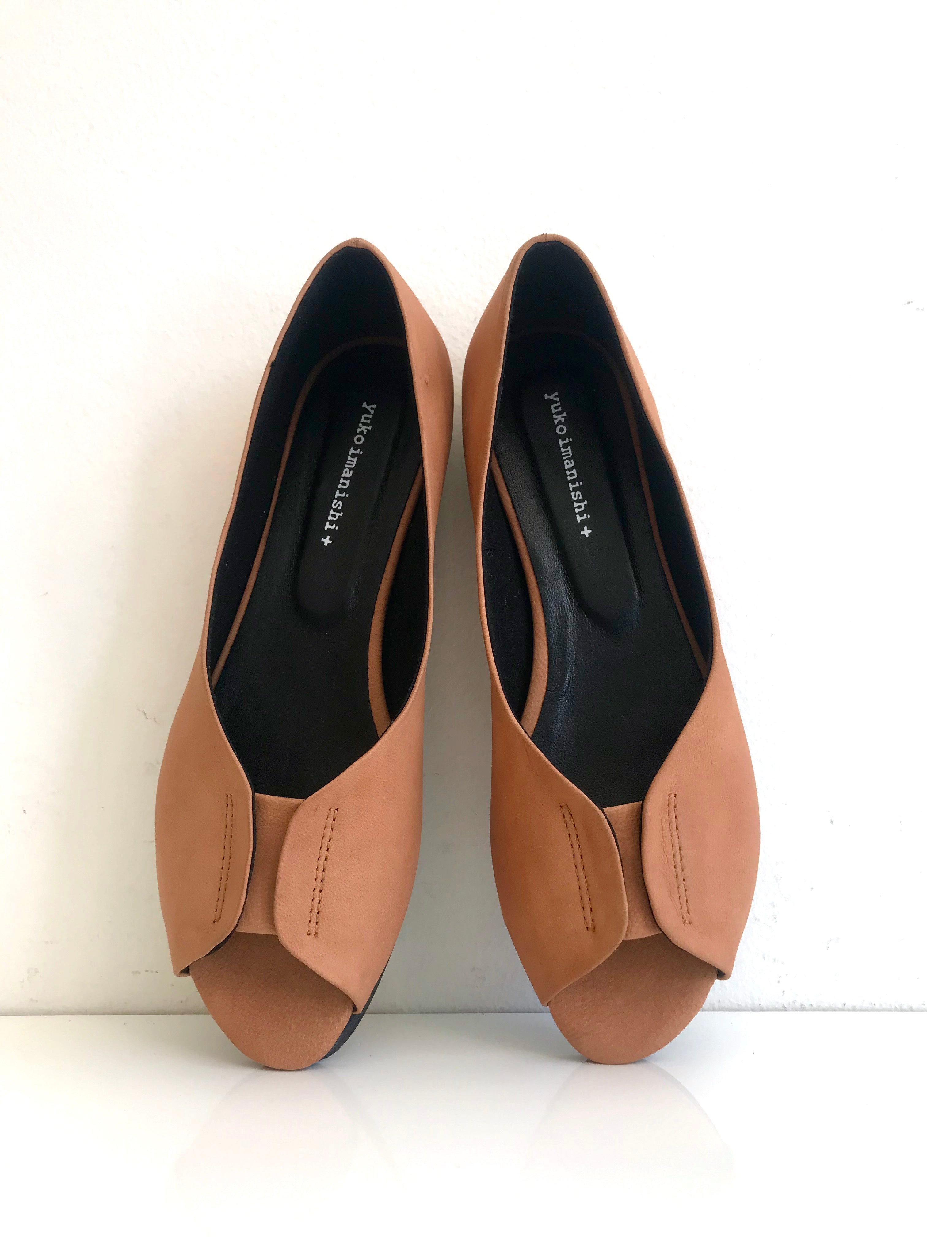 EIKO - Opened-Toe Flat Shoe in Light Tan Leather