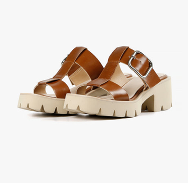 BUCKLE LUG MULE Tan Sandals