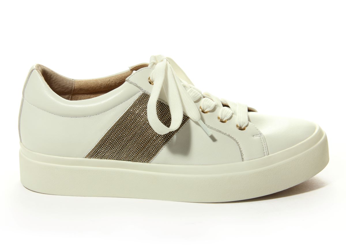 Vaneli - Yavin Lace Up Sneaker - In White Nappa with Chain