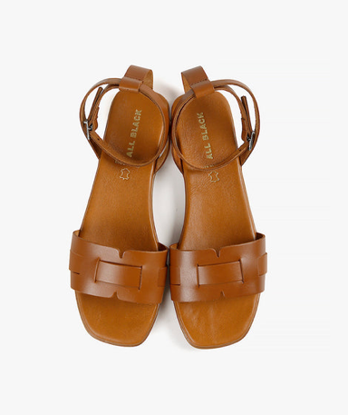 PEQUENA Tan Leather Sandals