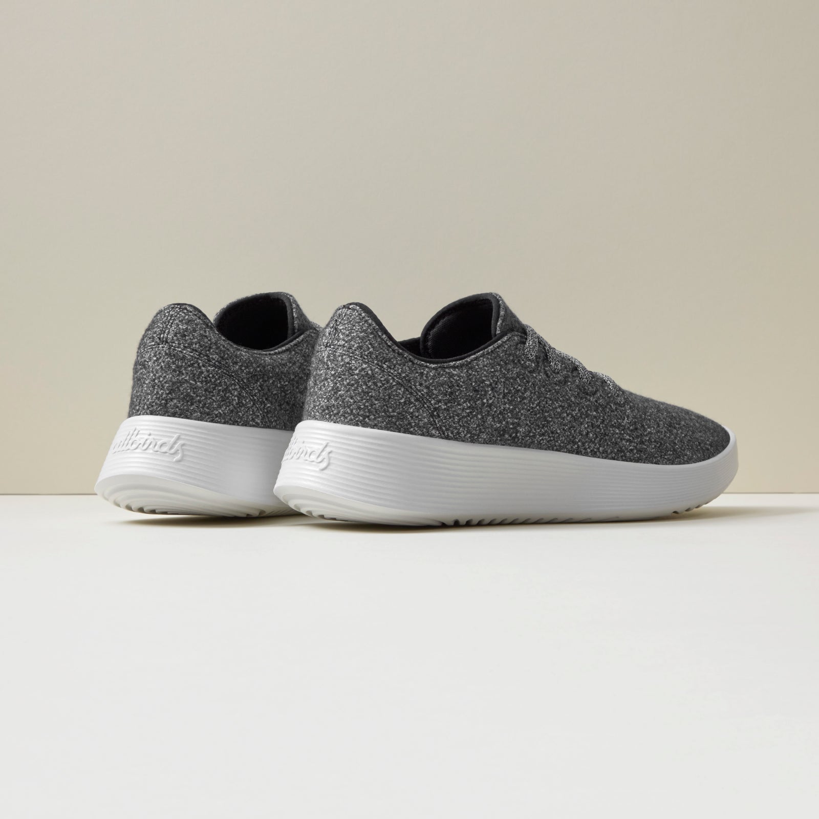 Women's Wool Runner Go - Dark Grey (Light Grey Sole)