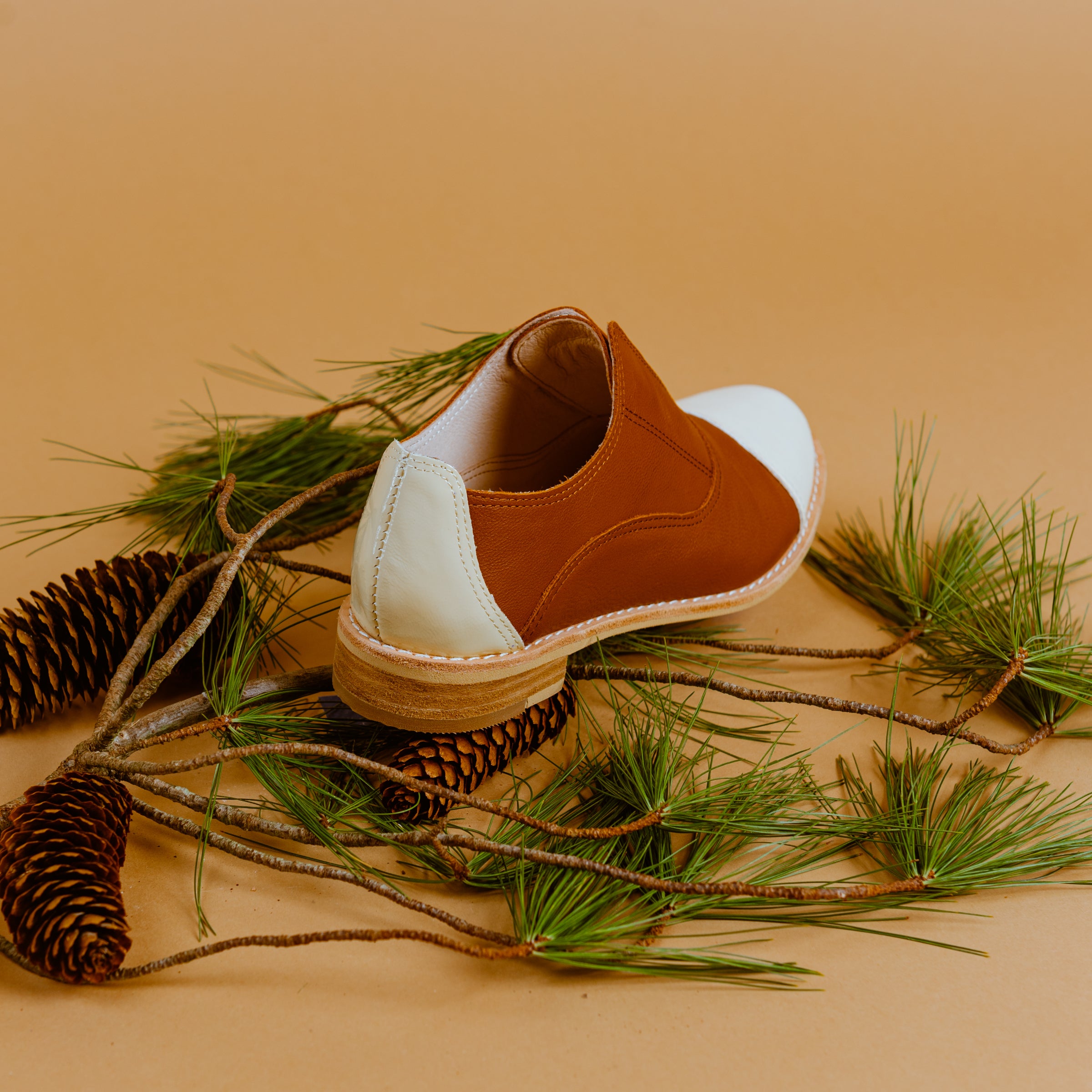 CLAY Tan & Cream Leather Oxfords